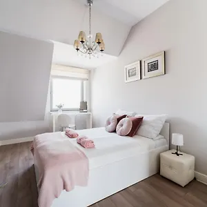 Apartament Nowy Apartament - Ulica Hallera - 6 Osob -3 Pokoje, Wrocław
